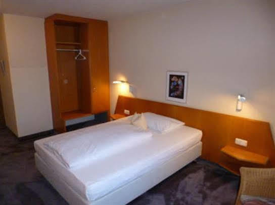 Hotel Lachner Hof Эрланген Экстерьер фото