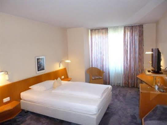 Hotel Lachner Hof Эрланген Экстерьер фото